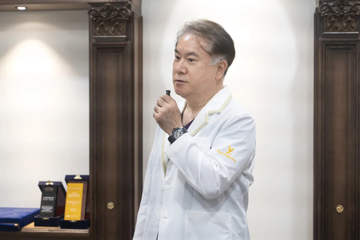 압구정 비뇨기과 — 강남 비뇨기과 첫 진료의 문진 · 검사 항목과 근거